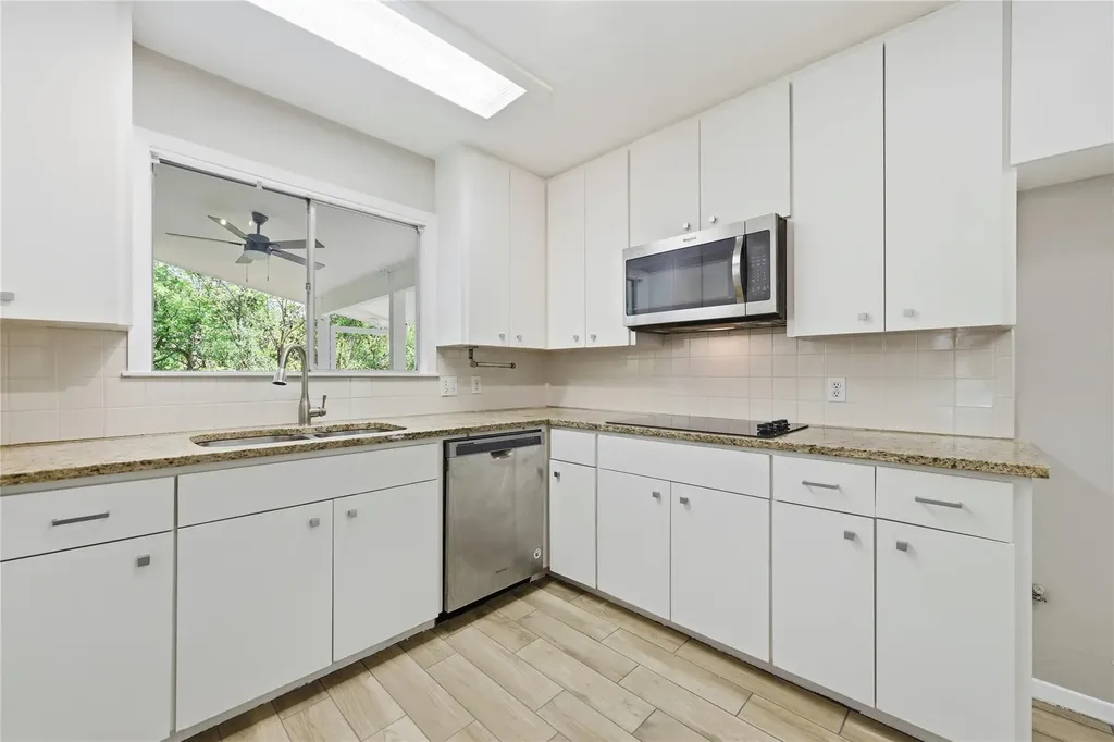 7 Hull Circle Drive Austin TX 78746