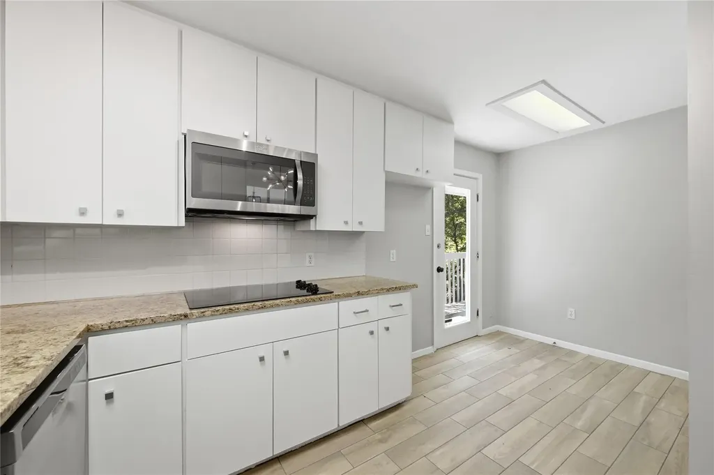7 Hull Circle Drive Austin TX 78746