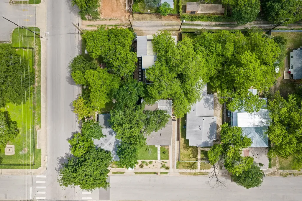 2202 Garden Street Austin TX 78702