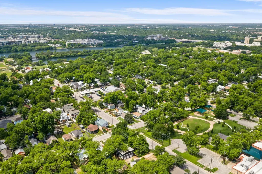 2202 Garden Street Austin TX 78702
