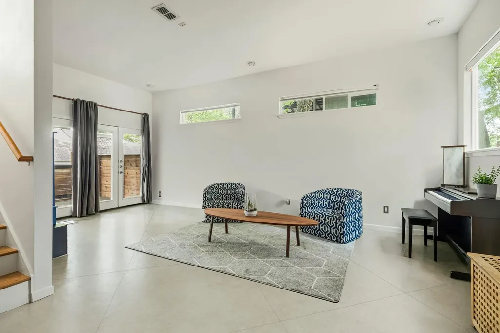 2202 Garden Street Austin TX 78702