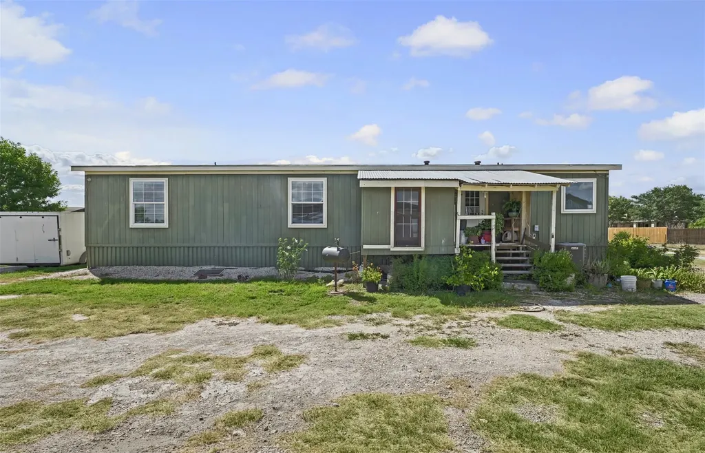5904 Fm 621 Martindale TX 78655