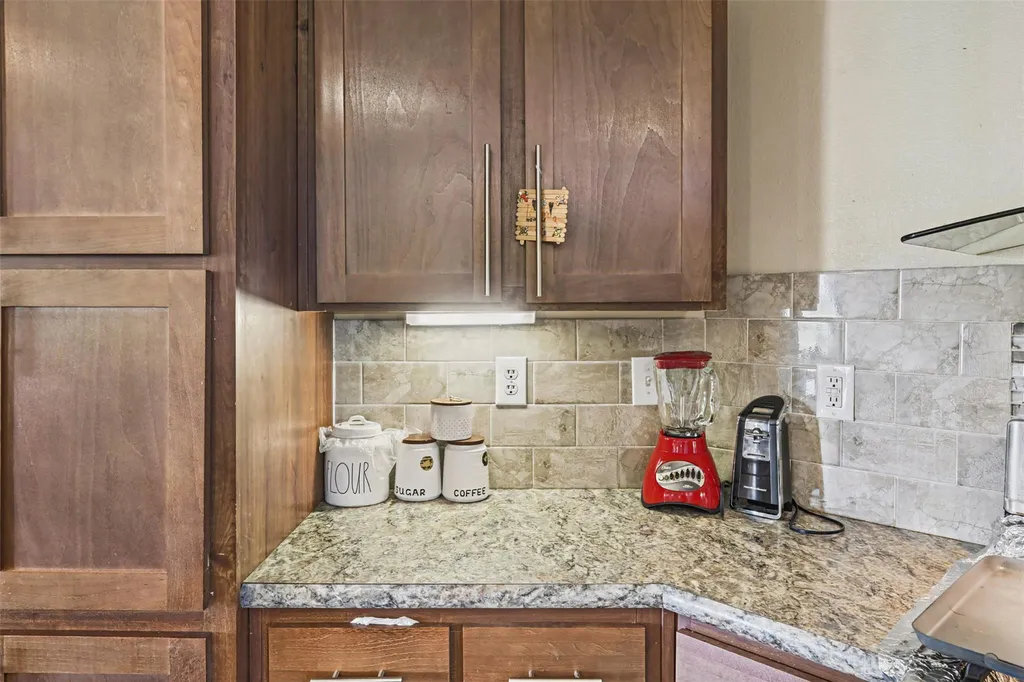 5904 Fm 621 Martindale TX 78655
