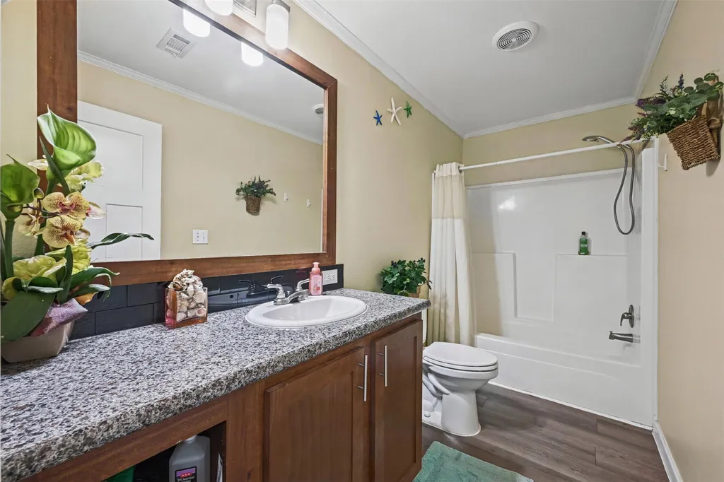 5904 Fm 621 Martindale TX 78655