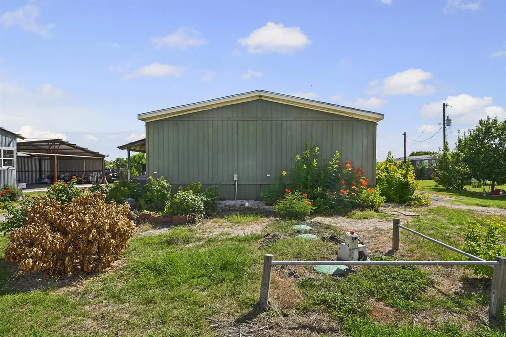 5904 Fm 621 Martindale TX 78655