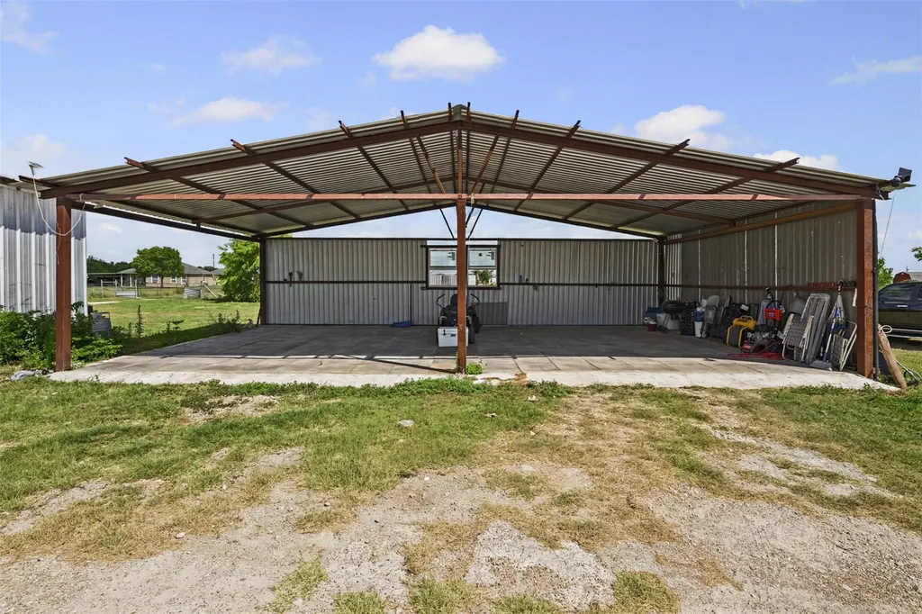 5904 Fm 621 Martindale TX 78655