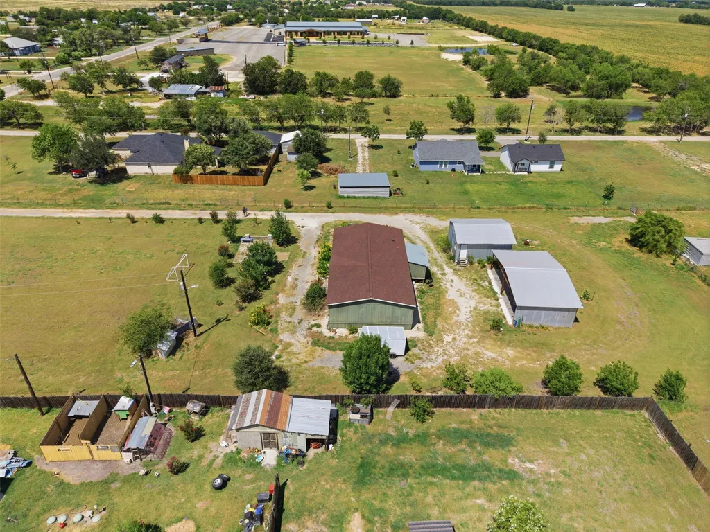 5904 Fm 621 Martindale TX 78655