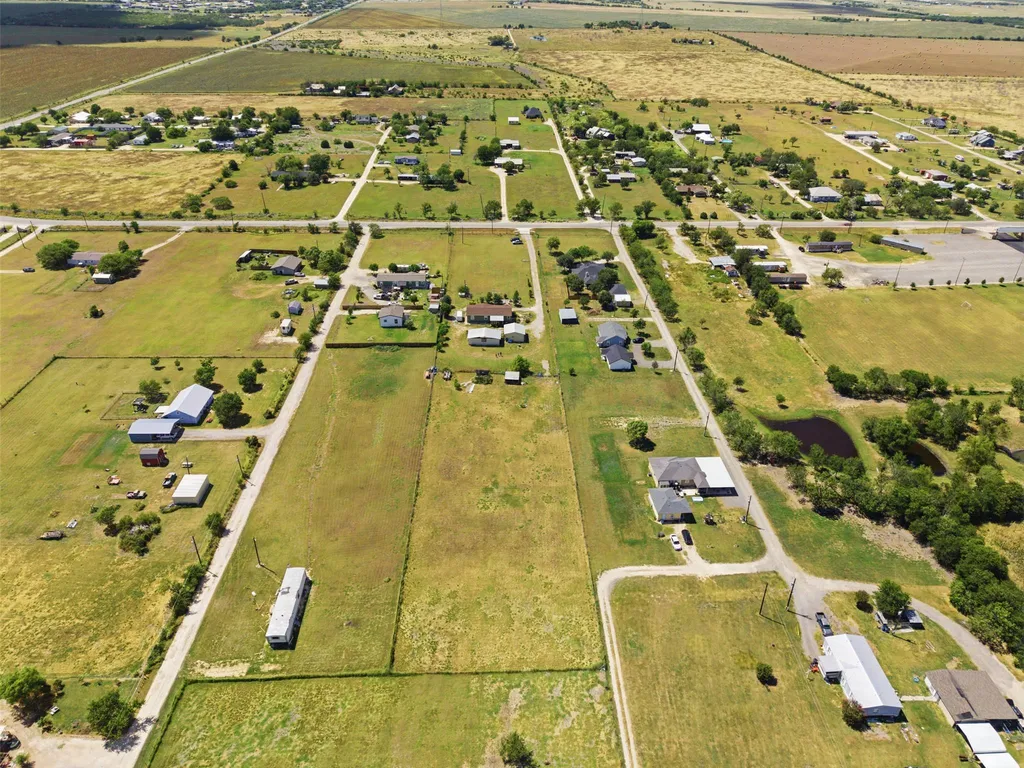 5904 Fm 621 Martindale TX 78655