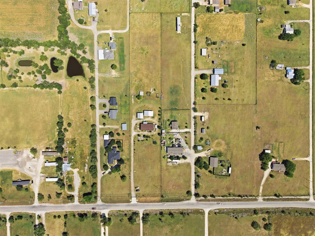 5904 Fm 621 Martindale TX 78655