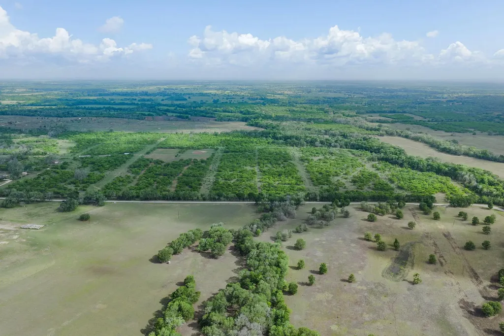 Tbd Lot 1 Young Lane Lockhart TX 78662
