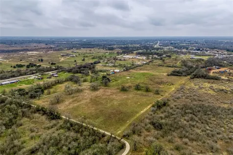 103 Robin Lane Luling TX 78648