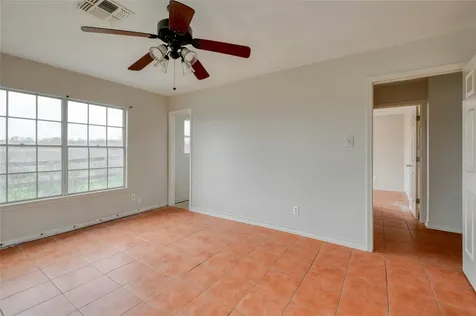 103 Robin Lane Luling TX 78648