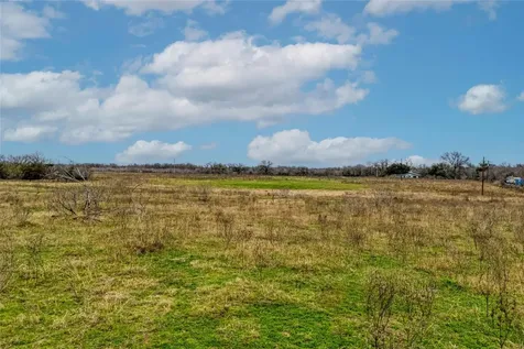 103 Robin Lane Luling TX 78648
