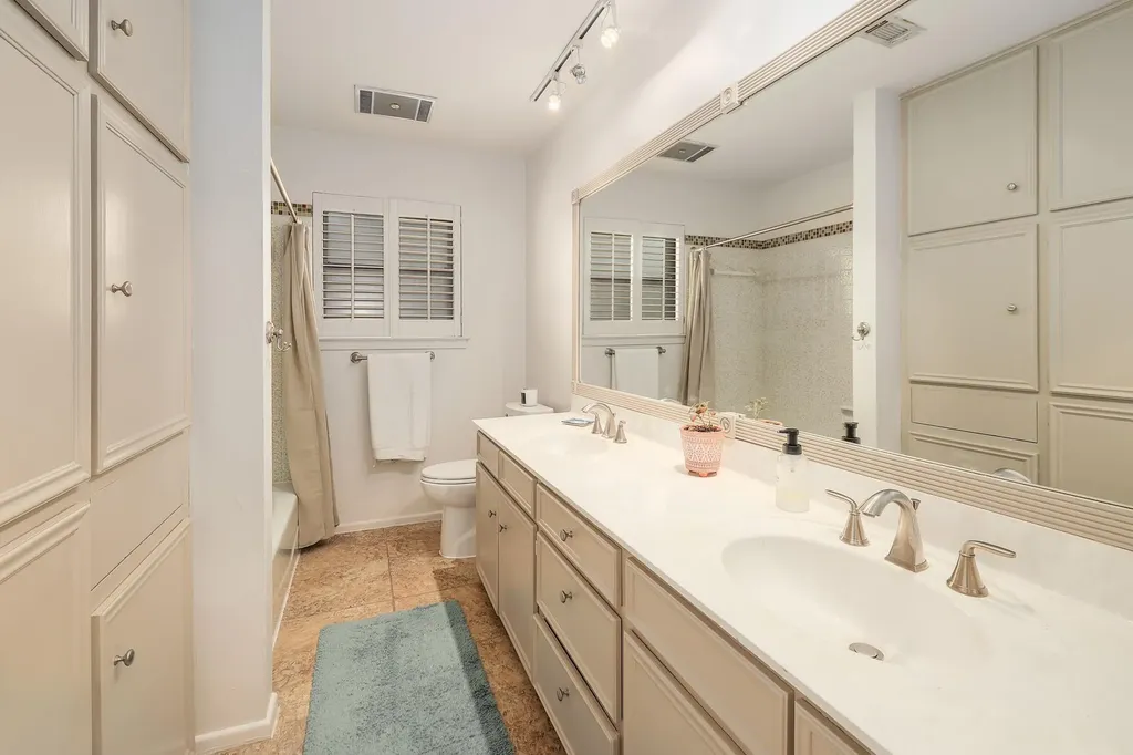10706 Spicewood Club Drive Austin TX 78750
