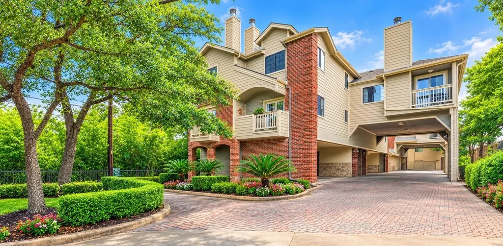 1506 Forest Trail Austin TX 78703