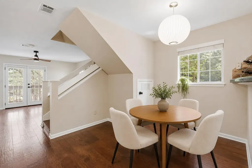 1506 Forest Trail Austin TX 78703