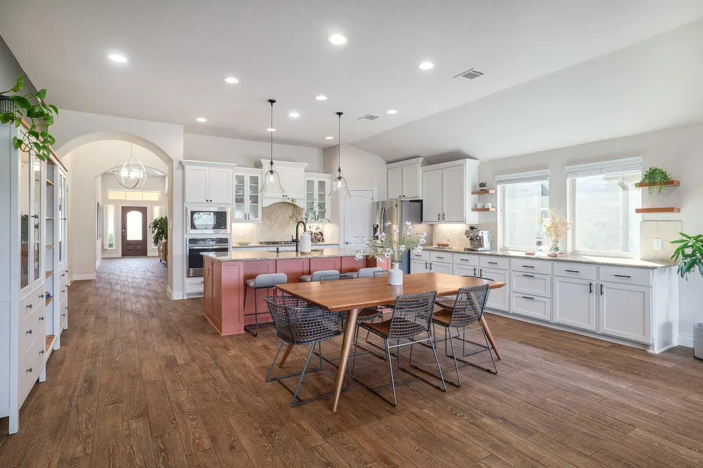 173 Santa Maria Street Georgetown TX 78628