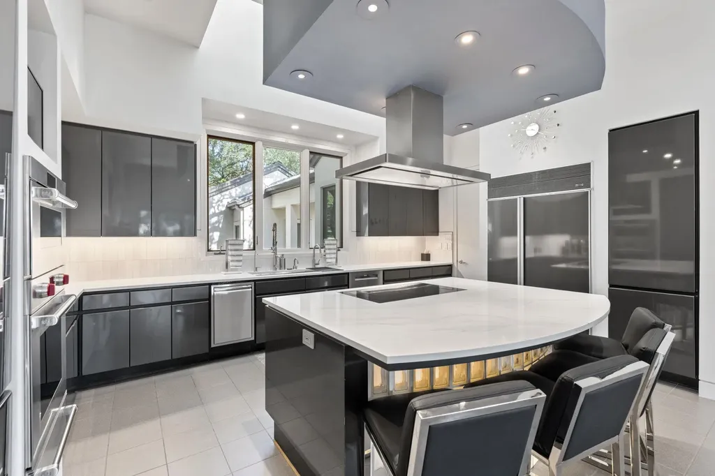 27033 Masters Parkway Spicewood TX 78669