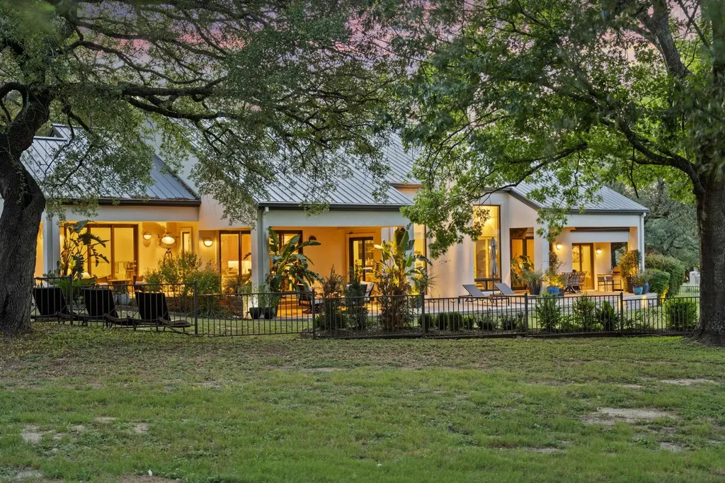 27033 Masters Parkway Spicewood TX 78669