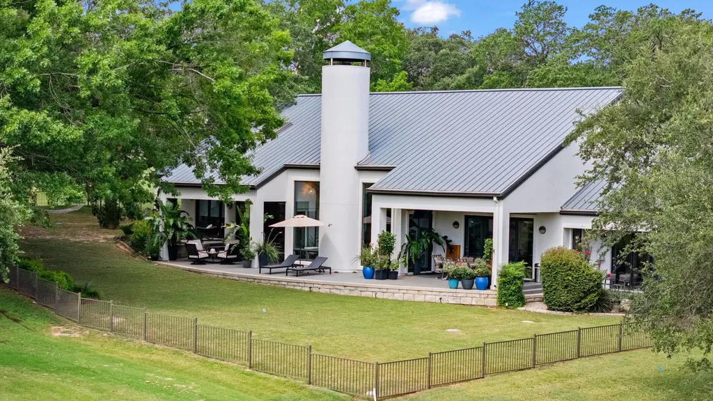 27033 Masters Parkway Spicewood TX 78669