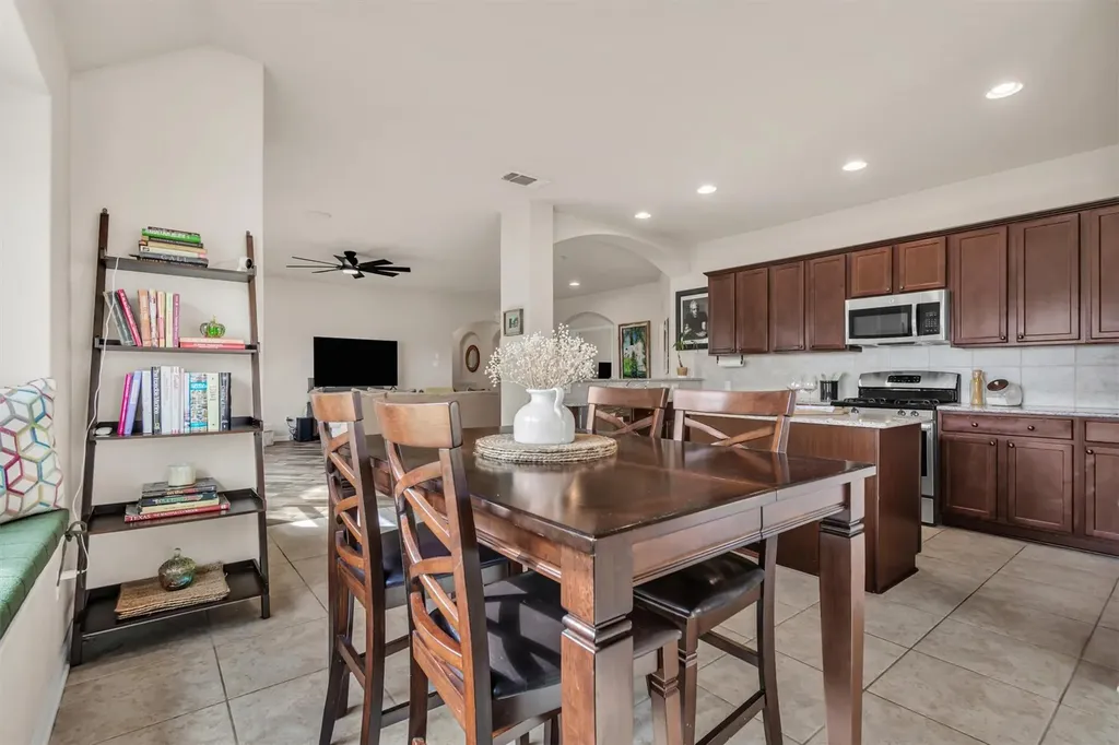 701 Sweet Gum Kyle TX 78640