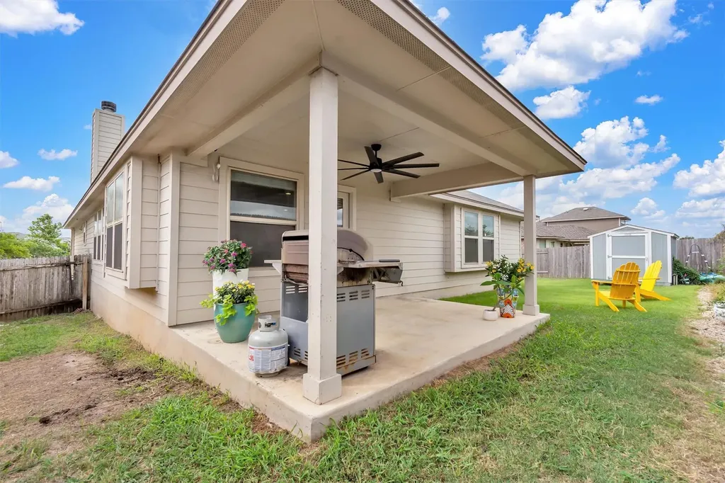 701 Sweet Gum Kyle TX 78640