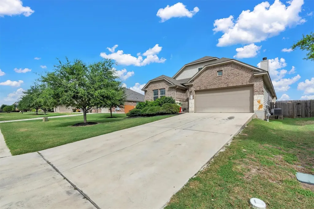 701 Sweet Gum Kyle TX 78640