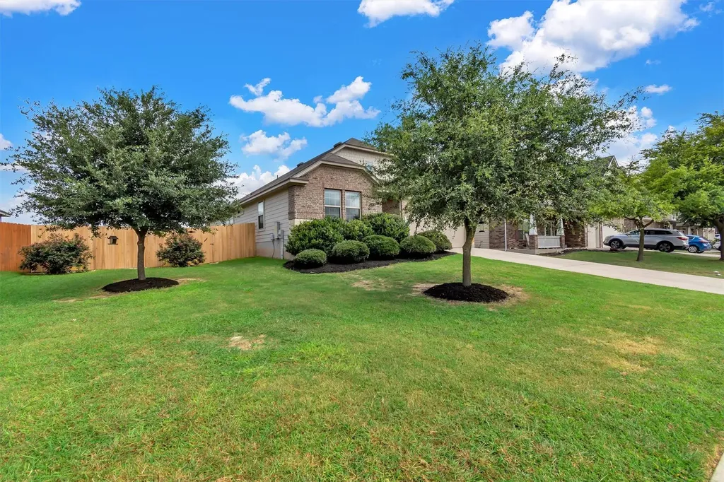 701 Sweet Gum Kyle TX 78640