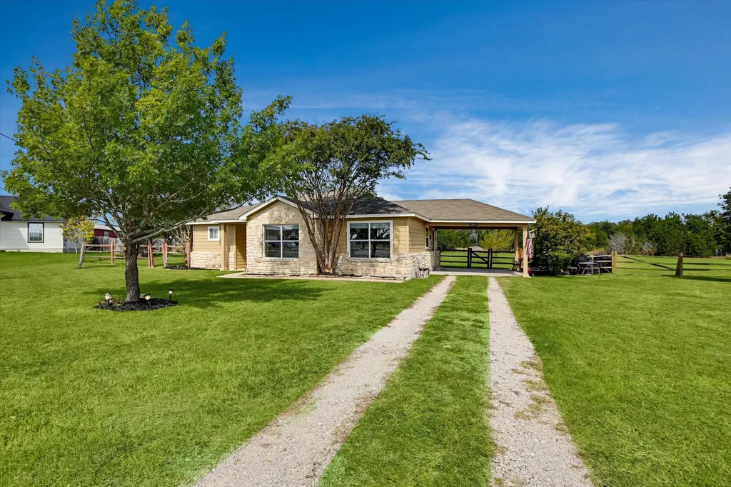 172 Round Up Drive Liberty Hill TX 78642