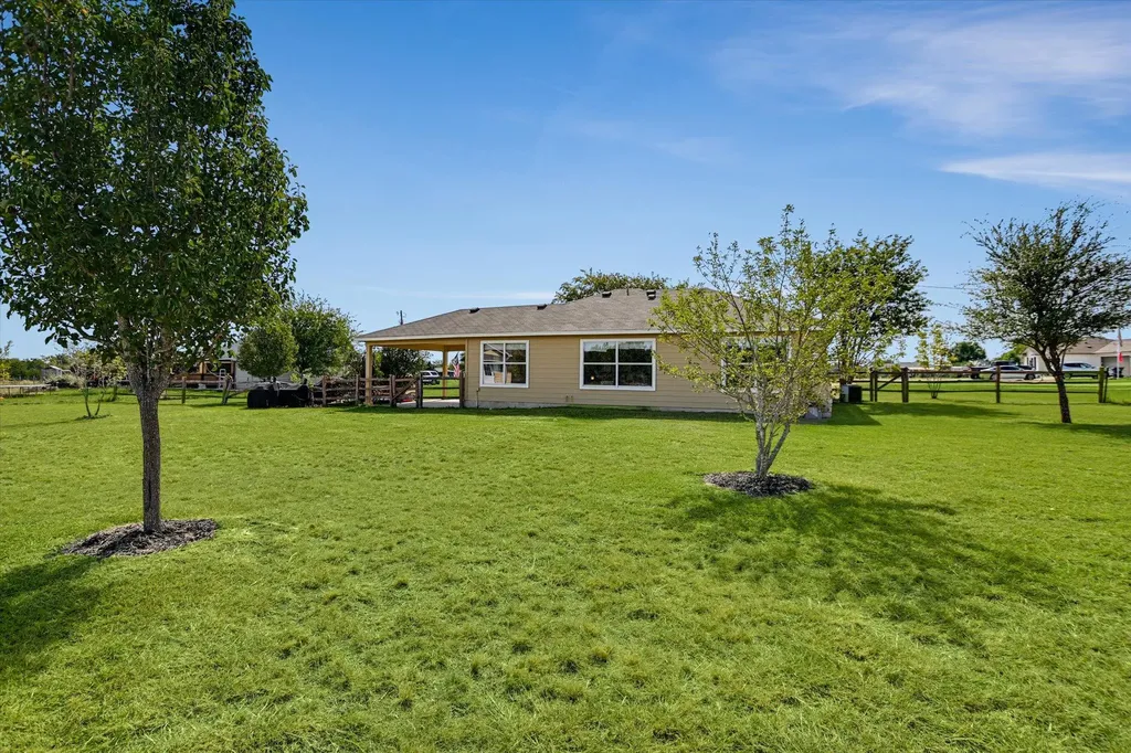 172 Round Up Drive Liberty Hill TX 78642