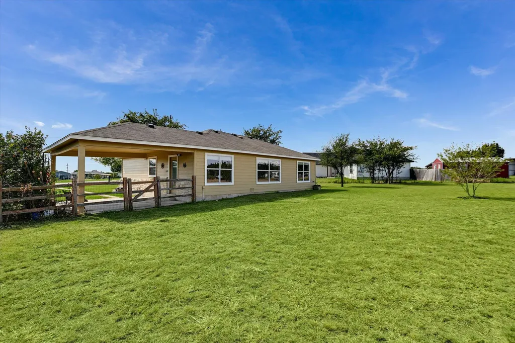 172 Round Up Drive Liberty Hill TX 78642