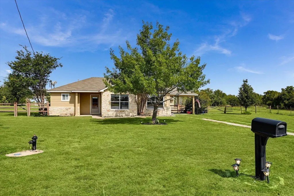 172 Round Up Drive Liberty Hill TX 78642
