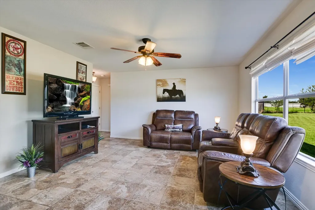 172 Round Up Drive Liberty Hill TX 78642
