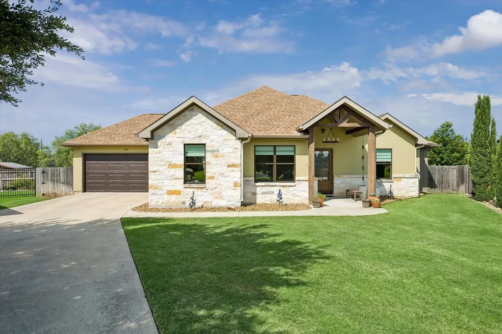 906 Canyon Oak Circle Marble Falls TX 78654