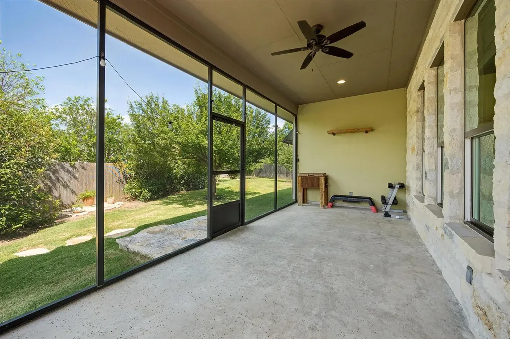 906 Canyon Oak Circle Marble Falls TX 78654