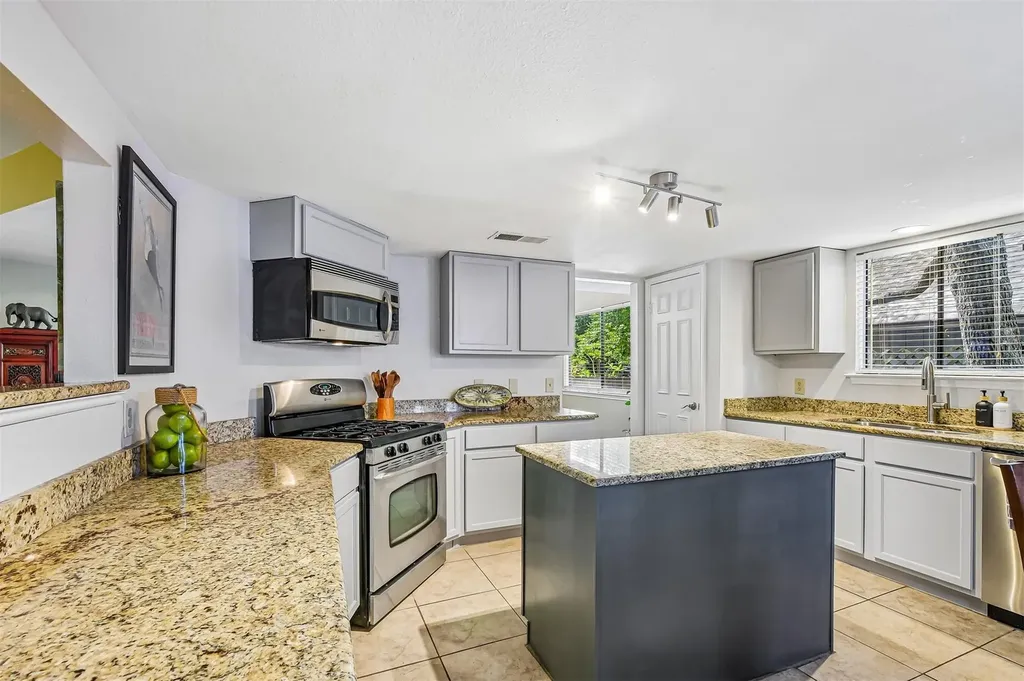 13109 Sinton Lane Austin TX 78729