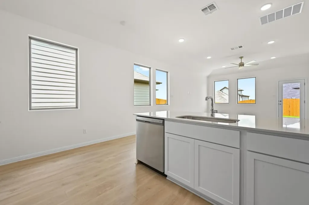 444 Lucky Avenue Elgin TX 78621