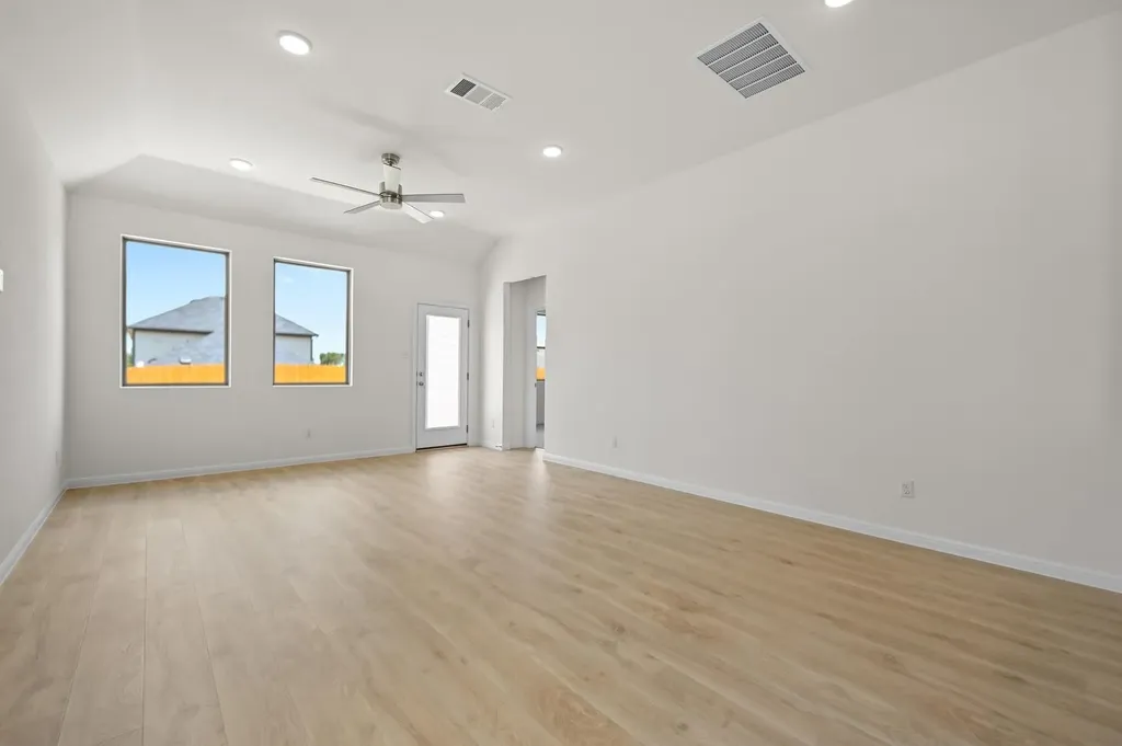 444 Lucky Avenue Elgin TX 78621