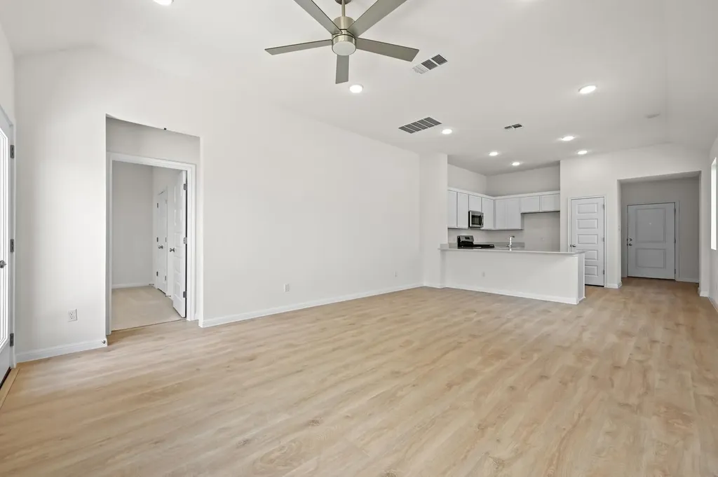 444 Lucky Avenue Elgin TX 78621