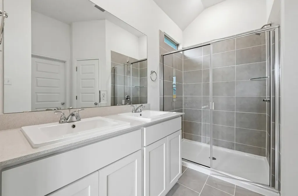 444 Lucky Avenue Elgin TX 78621
