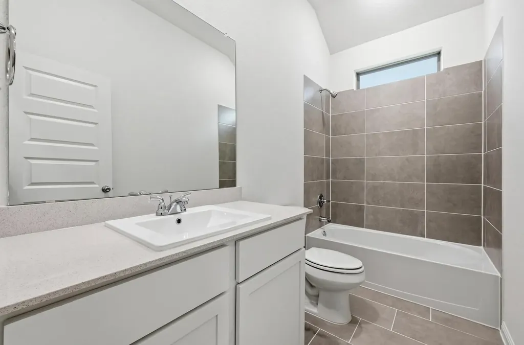 444 Lucky Avenue Elgin TX 78621