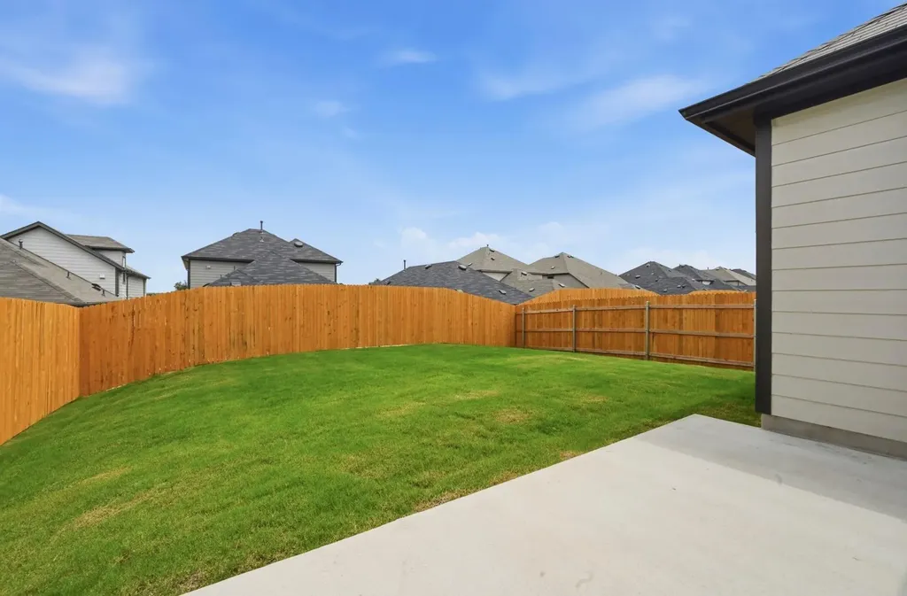 444 Lucky Avenue Elgin TX 78621