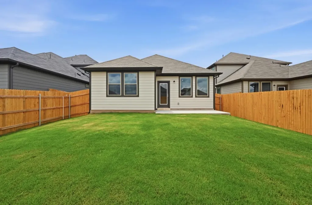 444 Lucky Avenue Elgin TX 78621