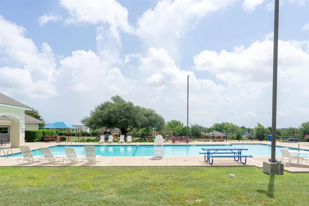 11221 Kirkland Hill Path Austin TX 78754