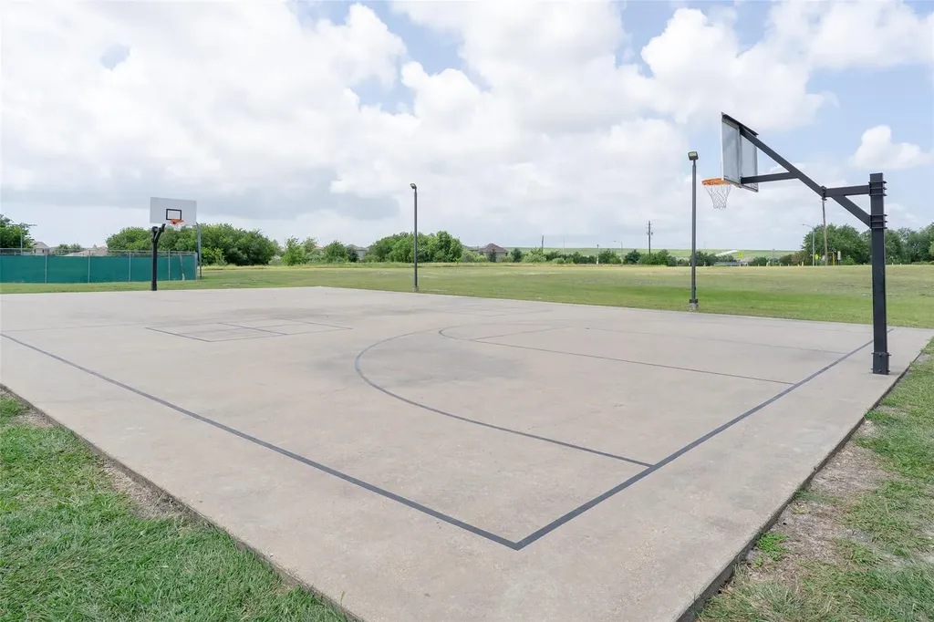 11221 Kirkland Hill Path Austin TX 78754