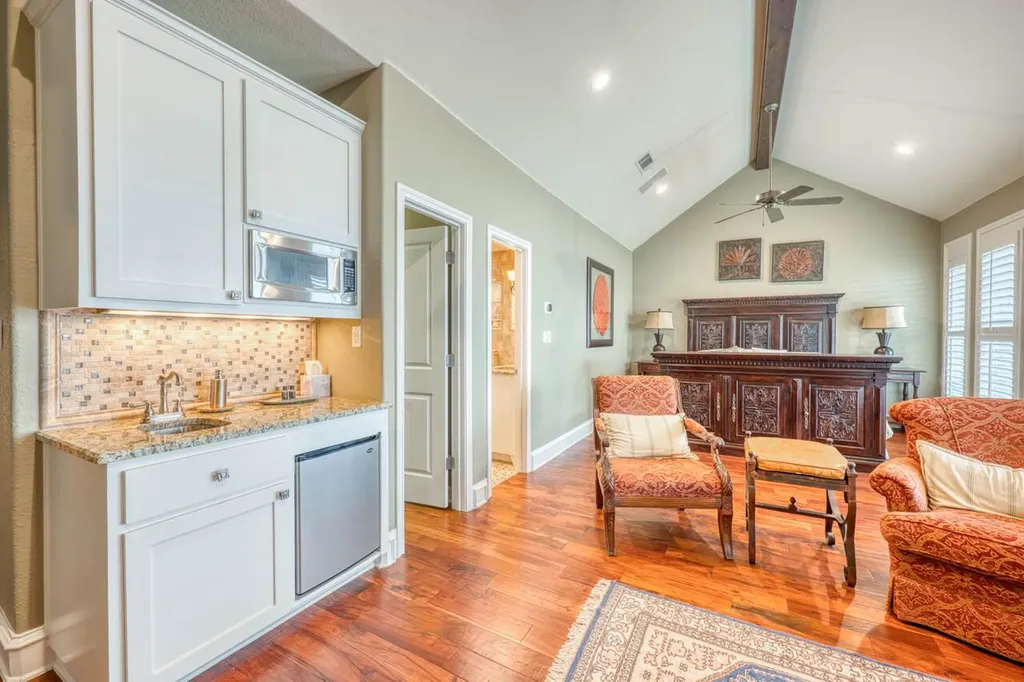 1103 The Cape Road Horseshoe Bay TX 78657