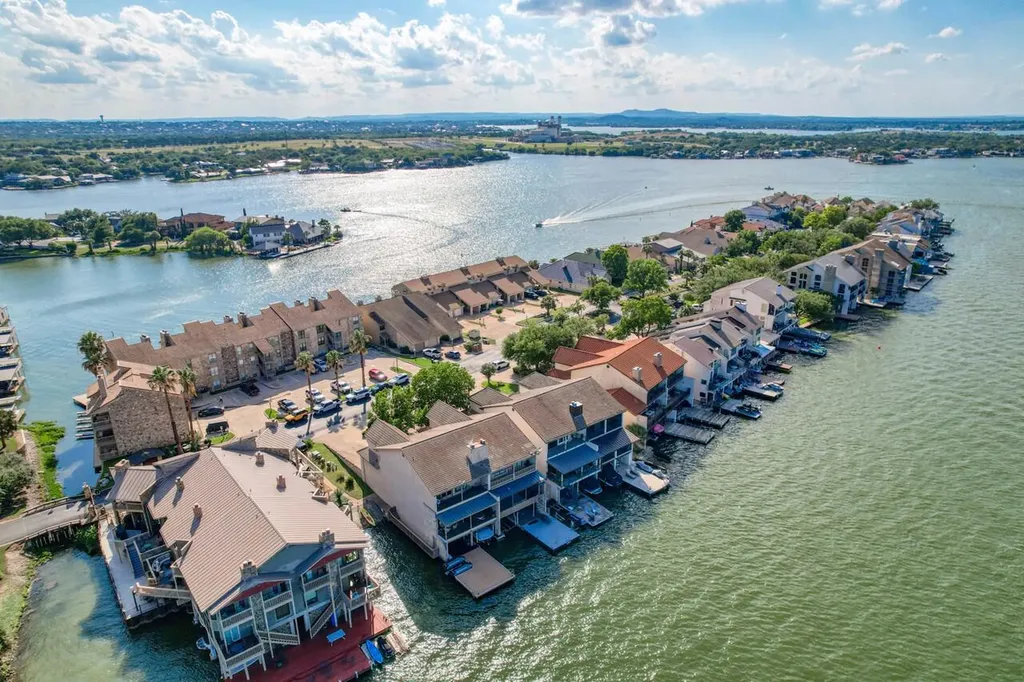 1103 The Cape Road Horseshoe Bay TX 78657
