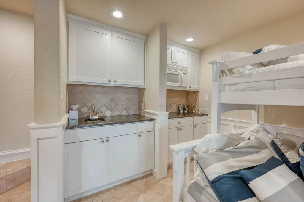 1103 The Cape Road Horseshoe Bay TX 78657