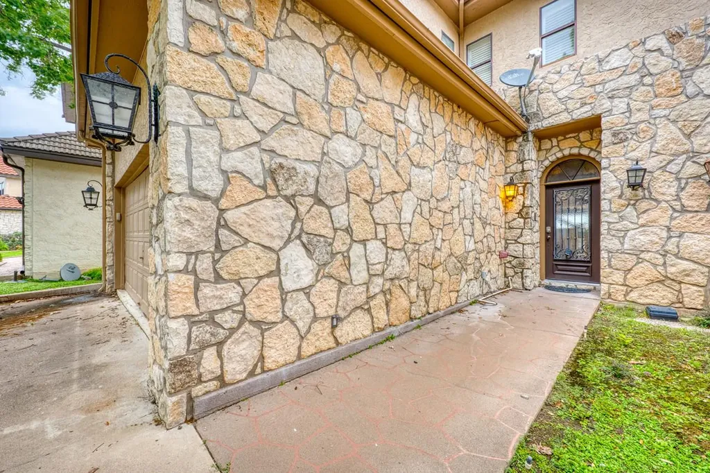 1103 The Cape Road Horseshoe Bay TX 78657