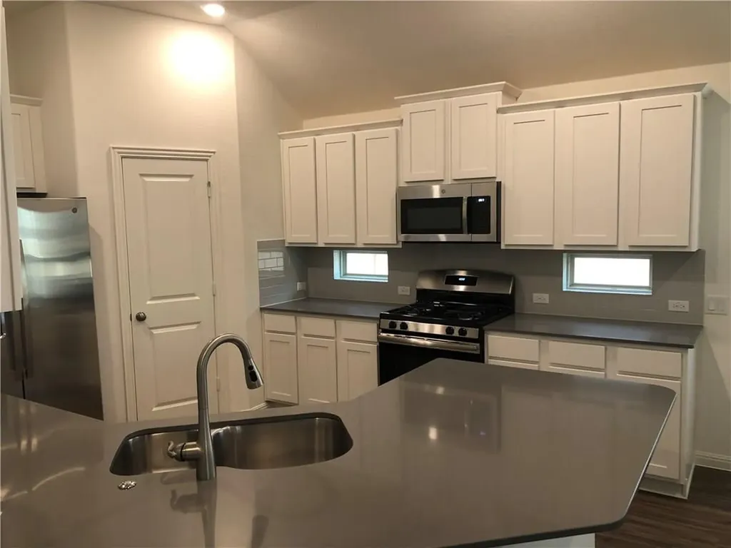 716 Allende Bend Austin TX 78748